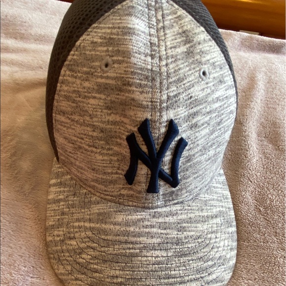 NYY fitted hat - Picture 1 of 4